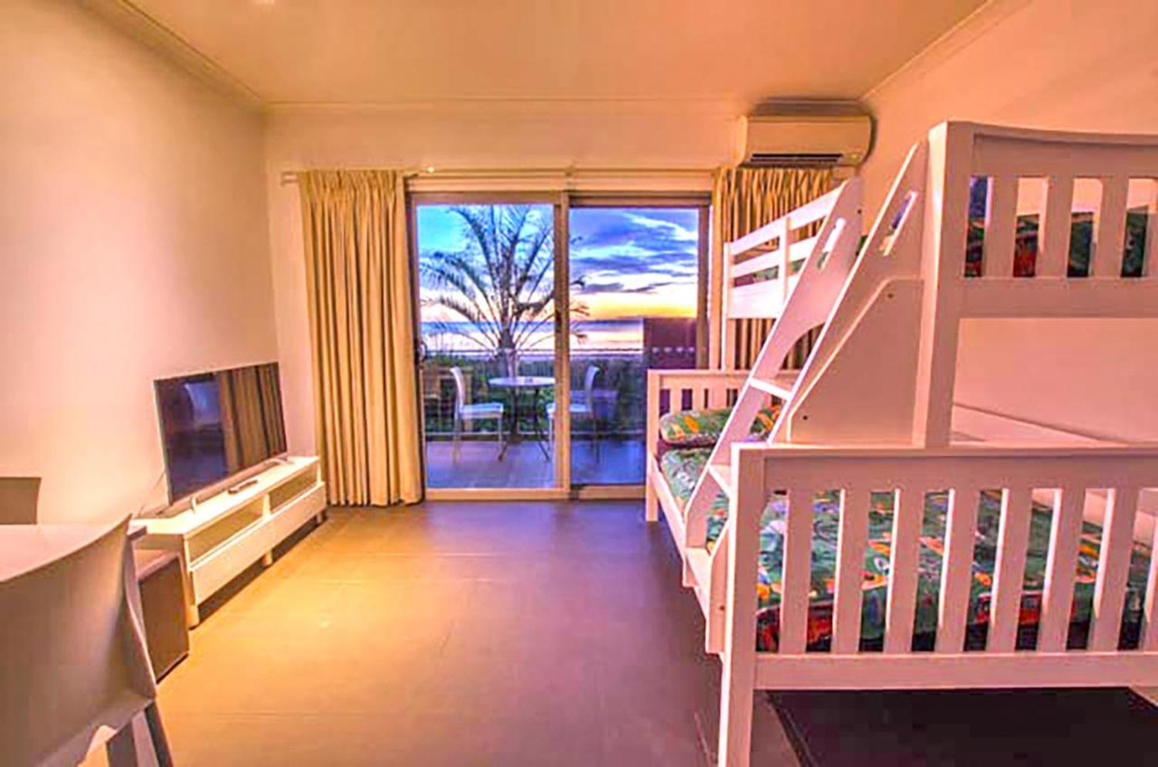 Onslow Beach Resort Luaran gambar