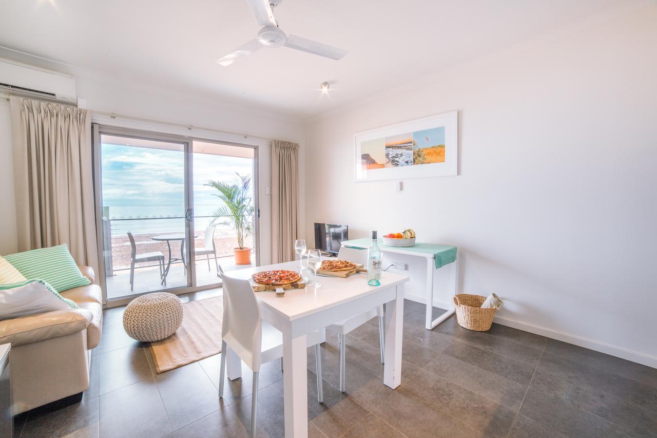 Onslow Beach Resort Luaran gambar